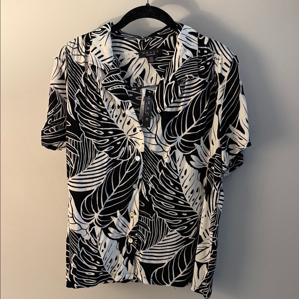 Grace Black and White Leaf Print Button Down Shirt
